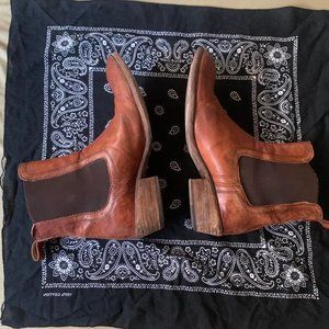 Frye Carson Ankle Leather Boots Cognac
